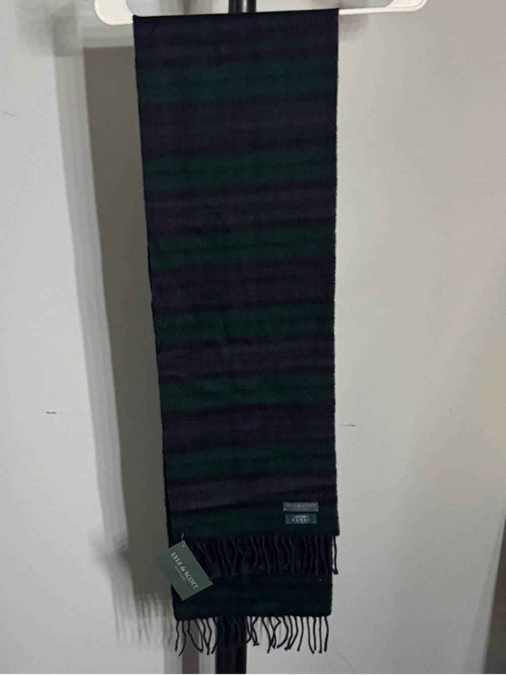 Wool-Blend Plaid Scarf in Dark Green 37.B